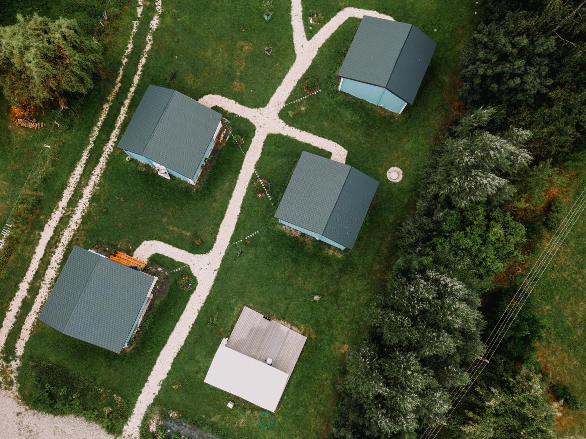 Domek Caloroczny Na Wylacznosc Niebieska Osada Nad Gorskim Potokiem Stary Waliszow Exterior photo