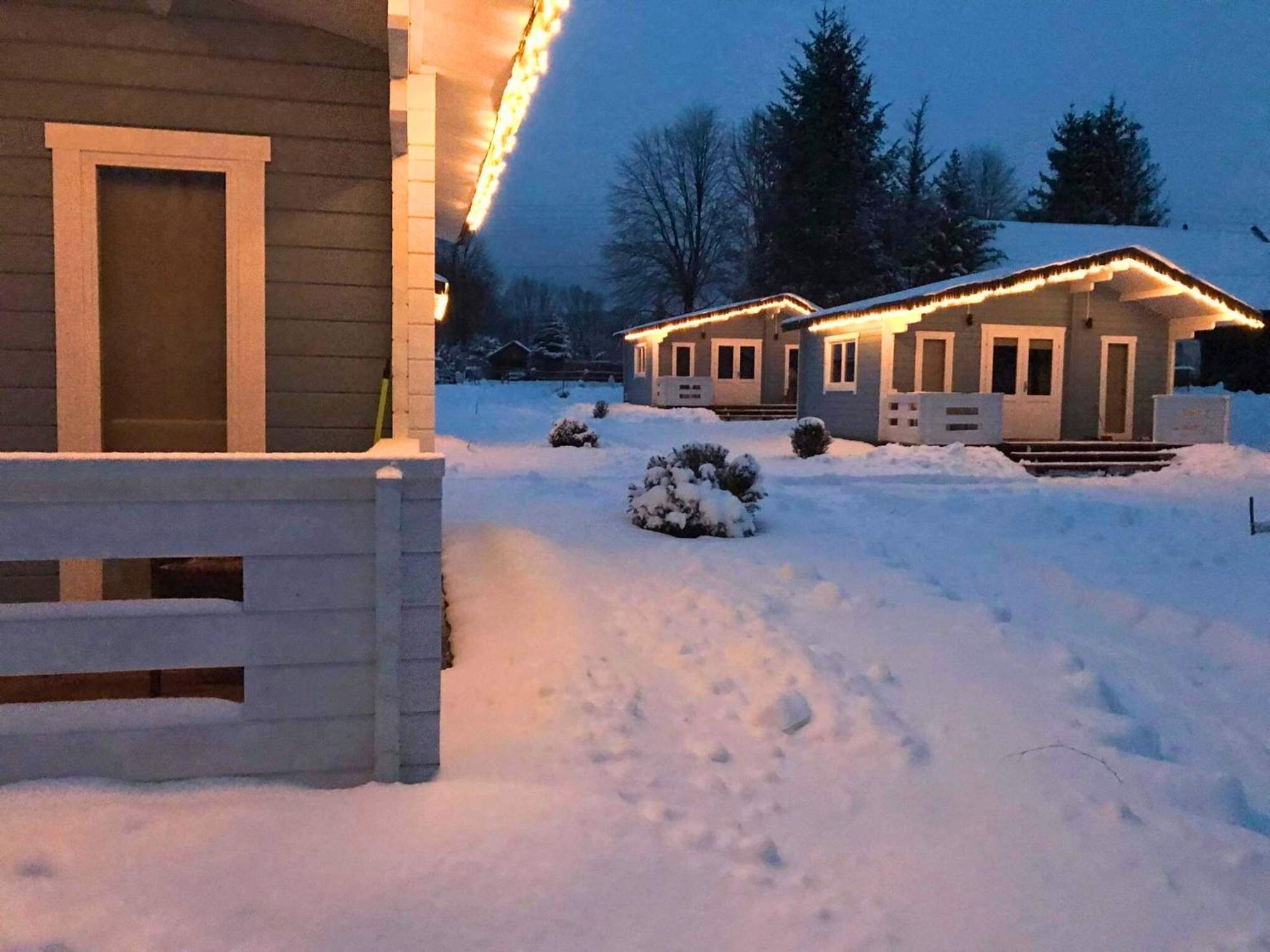 Domek Caloroczny Na Wylacznosc Niebieska Osada Nad Gorskim Potokiem Stary Waliszow Exterior photo