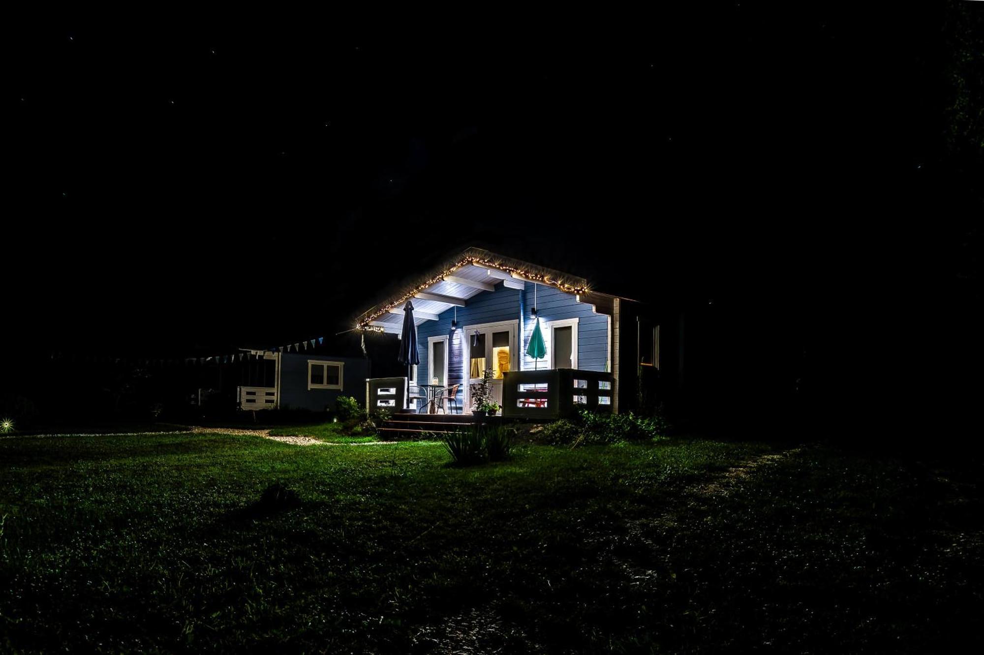 Domek Caloroczny Na Wylacznosc Niebieska Osada Nad Gorskim Potokiem Stary Waliszow Exterior photo